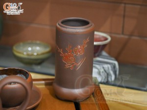 Bộ ấm chén gốm dáng tống khắc đào chỉ đỏ, chén lòng hoa đầy đủ phụ kiện, 350ml