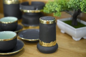 Bộ ấm chén gốm dáng tống khắc Phúc Lộc Thọ đen bọc đồng đầy đủ phụ kiện, 350ml