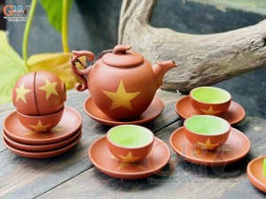 Bộ ấm chén gốm dáng tròn, in Sao vàng