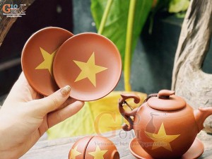 Bộ ấm chén gốm dáng tròn, in Sao vàng