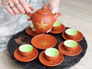 Bộ ấm chén gốm dáng tròn, in Sao vàng