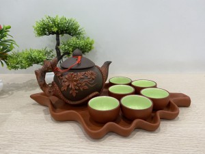 Bộ ấm chén gốm đắp nổi hoa Phù Dung đỏ đen, khay lá, 380ml
