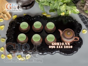 Bộ ấm chén nâu ganh dáng cao gốm hồng sa, khắc màu 380ml