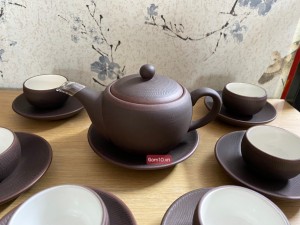 Bộ ấm chén gốm hồng sa nâu son, 200ml