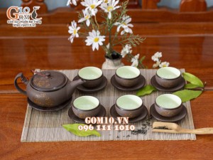 Bộ ấm chén dáng dẹt gốm hồng sa, khắc trăng vàng, 300ml