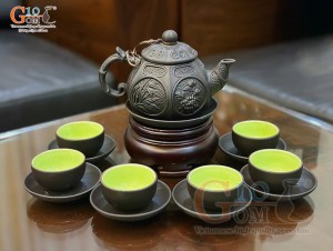 Bộ ấm chén gốm khắc nổi tứ cảnh đen, 360ml