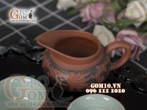 Bộ ấm chén gốm khắc sen đỏ đen, đầy đủ phụ kiện