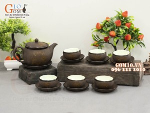 Bộ ấm chén nâu ganh dáng cao gốm hồng sa, khắc trăng vàng 350ml