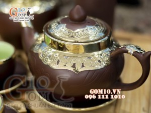 Bộ ấm chén gốm Tiếu anh nâu bọc đồng, đầy đủ phụ kiện 350ml