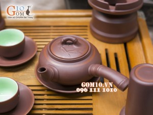 Bộ ấm chén gốm Trúc nâu, chén lòng xanh, đầy đủ phụ kiện