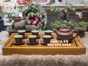 Bộ ấm chén gốm Trúc vuông nâu, chén lòng xanh