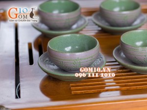 Bộ ấm chén dáng cao gốm hồng sa, khắc cỏ xanh 350ml