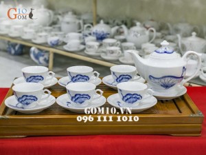Bộ ấm chén hoàng cung men trắng sen xanh