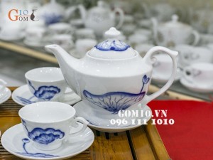 Bộ ấm chén hoàng cung men trắng sen xanh