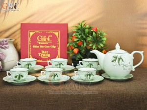 Bộ ấm chén mẫu đơn men ngọc vẽ hoa Bưởi, 650ml