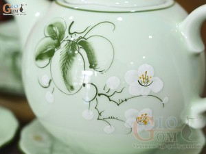Bộ ấm chén mẫu đơn men ngọc vẽ hoa Bưởi, 650ml