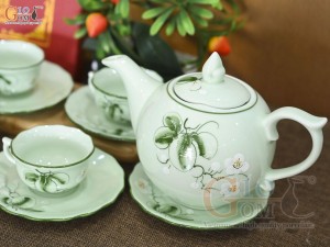 Bộ ấm chén mẫu đơn men ngọc vẽ hoa Bưởi, 650ml