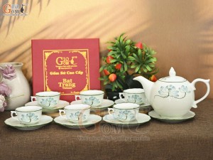 Bộ ấm chén mẫu đơn men kem vẽ hoa Sen xanh, 650ml