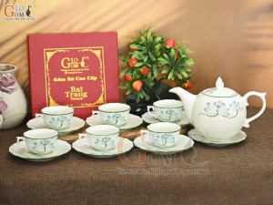 Bộ ấm chén mẫu đơn men kem vẽ hoa Sen xanh, 650ml