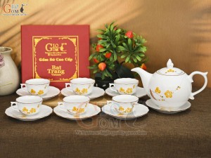 Bộ ấm chén mẫu đơn men trắng vẽ hoa Mai vàng, 650ml