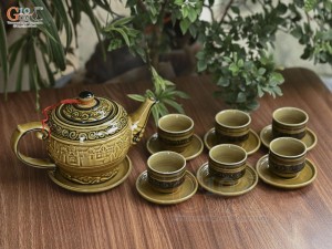 Bộ ấm chén men cổ khắc phố cổ màu vàng rêu, 350ml