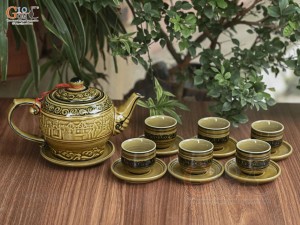 Bộ ấm chén men cổ khắc phố cổ màu vàng rêu, 350ml