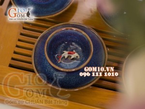 Bộ ấm chén men hỏa biến chén đắp nổi hình Cá