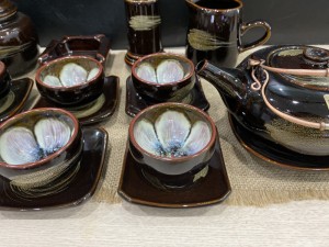 Bộ ấm chén men hỏa biến chén lòng hoa quẹt, đầy đủ phụ kiện