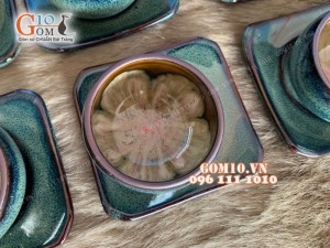 Bộ ấm chén men hoả biến dáng quả đào, chén lòng hoa