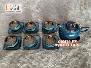 Bộ ấm chén men hoả biến dáng quả đào, chén lòng hoa