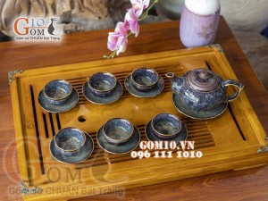 Bộ ấm chén men hỏa biến CỐT GỐM dáng quả hồng, chỉ vàng 350ml