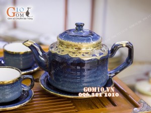 Bộ ấm chén men hỏa biến, dáng vai vuông 350ml bọc đồng