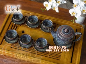 Bộ ấm chén men hỏa biến CỐT GỐM dáng vai vuông, chỉ vàng 400ml