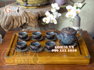 Bộ ấm chén men hỏa biến CỐT GỐM dáng vai vuông, chỉ vàng 400ml