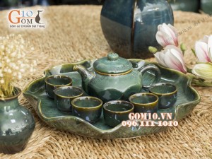 Bộ ấm chén men hỏa biến dáng vuông, khay lá sen, đường kính 30cm