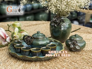 Bộ ấm chén men hỏa biến đắp nổi hoa hồng, khay lá sen và phụ kiện
