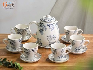 Bộ ấm chén men kem vẽ hoa lá tràm cổ, 1 Lít