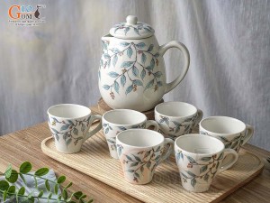 Bộ ấm chén men kem vẽ lá tràm cổ, 1 Lít