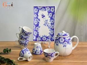 Bộ ấm chén men kem vẽ viền hoa khay chữ nhật, 1 Lít