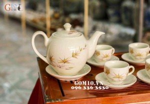 Bộ ấm chén men kemdáng Camellia vẽ trúc