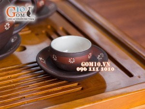 Bộ ấm chén dáng tròn gốm hồng sa, khắc hoa trắng, 300ml