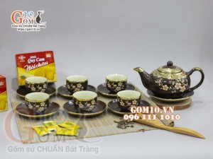 Bộ ấm chén men nâu dáng tống, vẽ hoa mai trắng, bọc đồng 350ml
