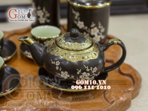 Bộ ấm chén men nâu dáng tống, vẽ hoa mai trắng, bọc đồng, đầy đủ phụ kiện (chưa kèm khay)