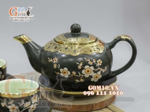 Bộ ấm chén dáng tống rêu, vẽ hoa mai trắng, bọc đồng 350ml