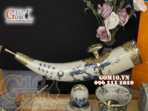 Bộ ấm chén men rạn cổ bọc đồng, dáng quả đào , cảnh sơn thủy đầy đủ phụ kiện (gồm cả khay)