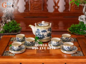 Bộ ấm chén dáng vại men rạn cổ bọc đồng, vẽ cảnh sơn thủy (có khay)