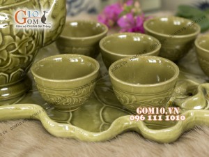 Bộ ấm chén men rêu dáng quả đào, khay lá to