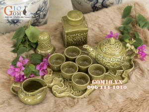 Bộ ấm chén men rêu khắc hoa châm, khay lá sen - đầy đủ phụ kiện
