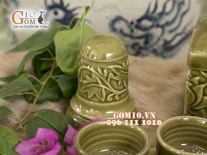 Bộ ấm chén men rêu khắc hoa châm, khay lá sen - đầy đủ phụ kiện