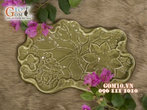 Bộ ấm chén men rêu khắc hoa châm, khay lá sen